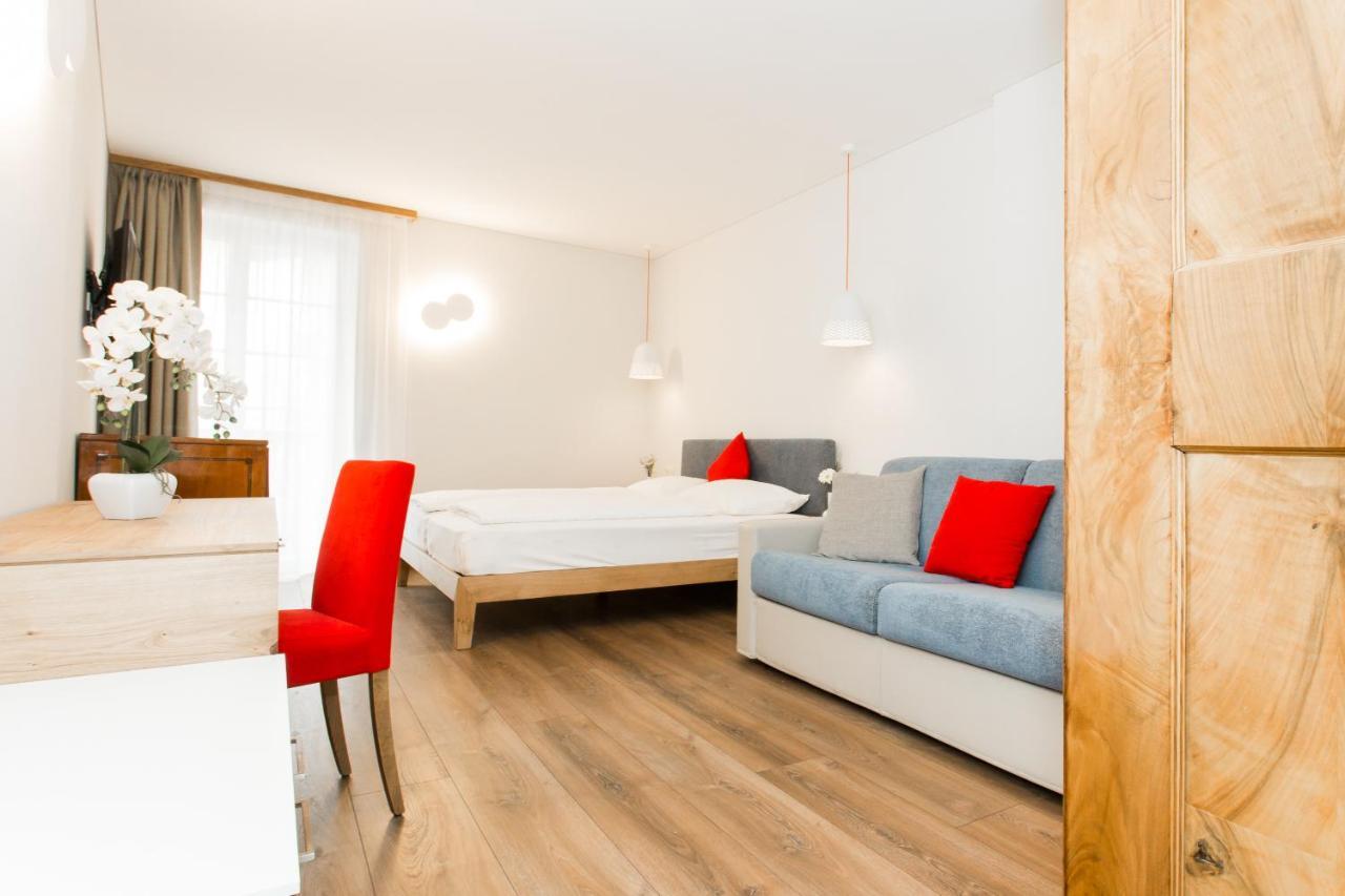 Hotel Elefant Ora / Auer Eksteriør bilde
