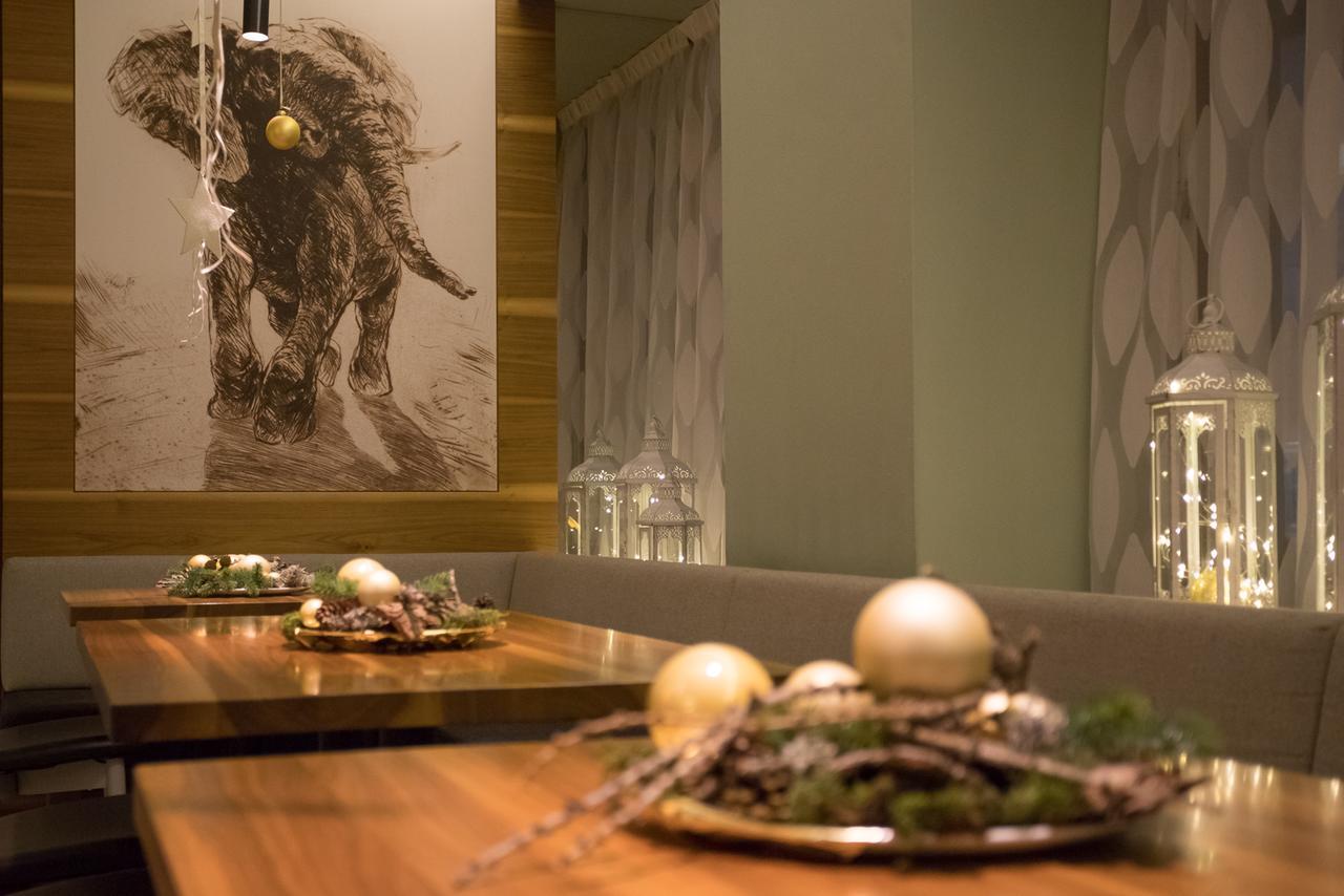 Hotel Elefant Ora / Auer Eksteriør bilde