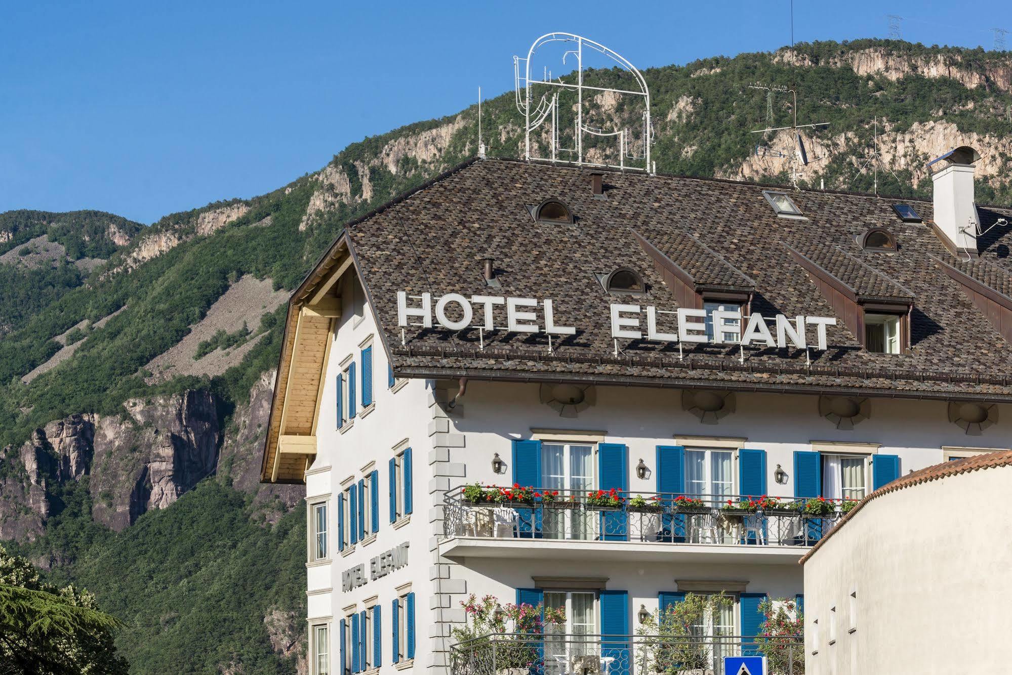 Hotel Elefant Ora / Auer Eksteriør bilde